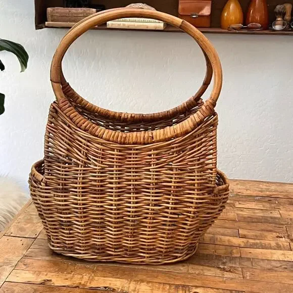 Large Vintage Wicker Basket with Wooden Handles Home Decor - Picture 10 of 12